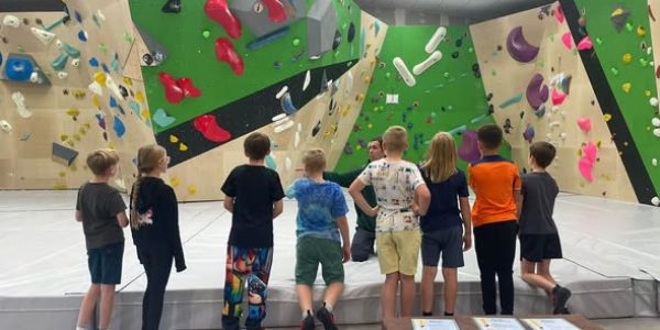 escalade enfants moniteur